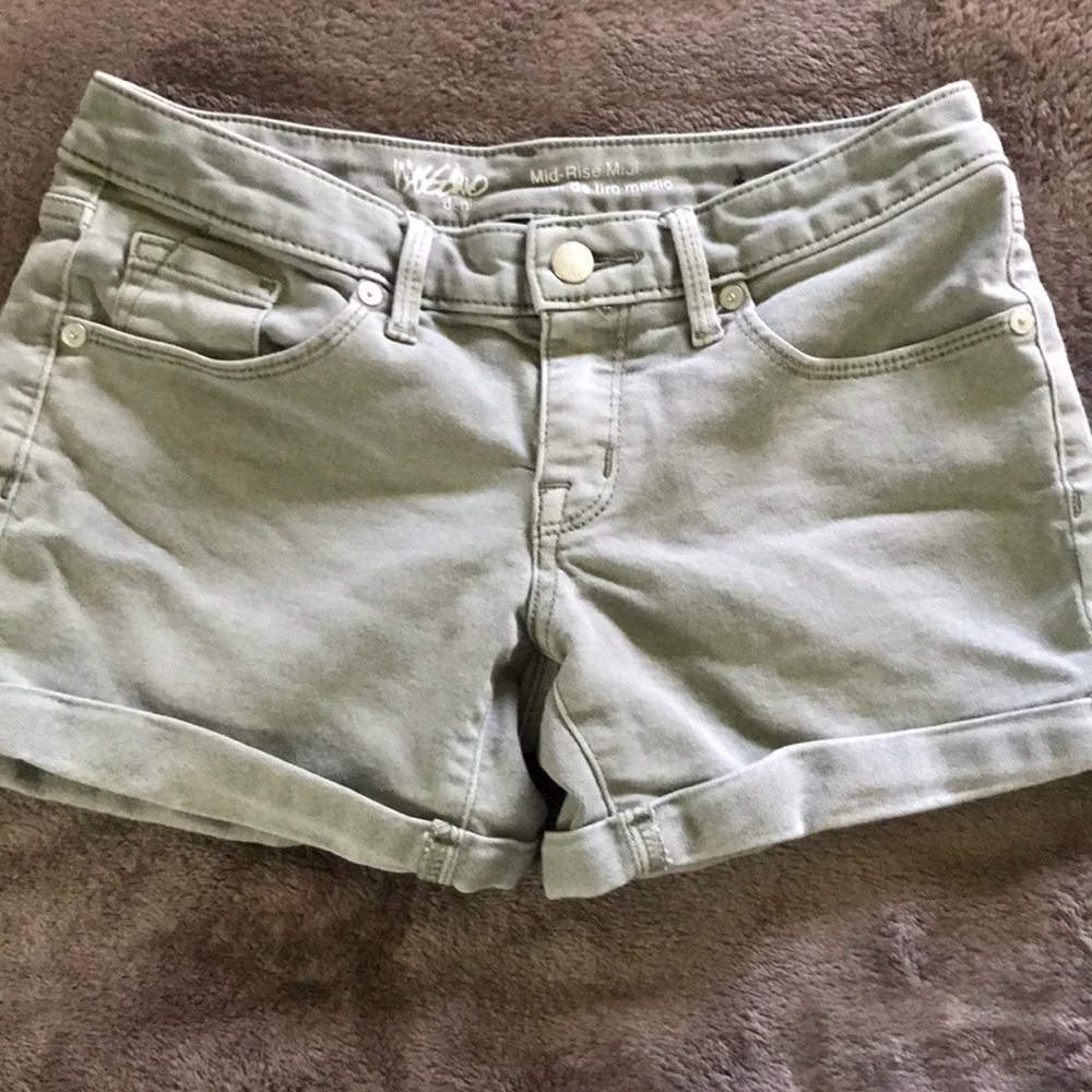 Mossimo mid rise denim shorts